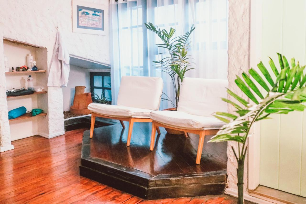 Passagem Concept Hotel e Spa Cabo Frio Esterno foto A massage table